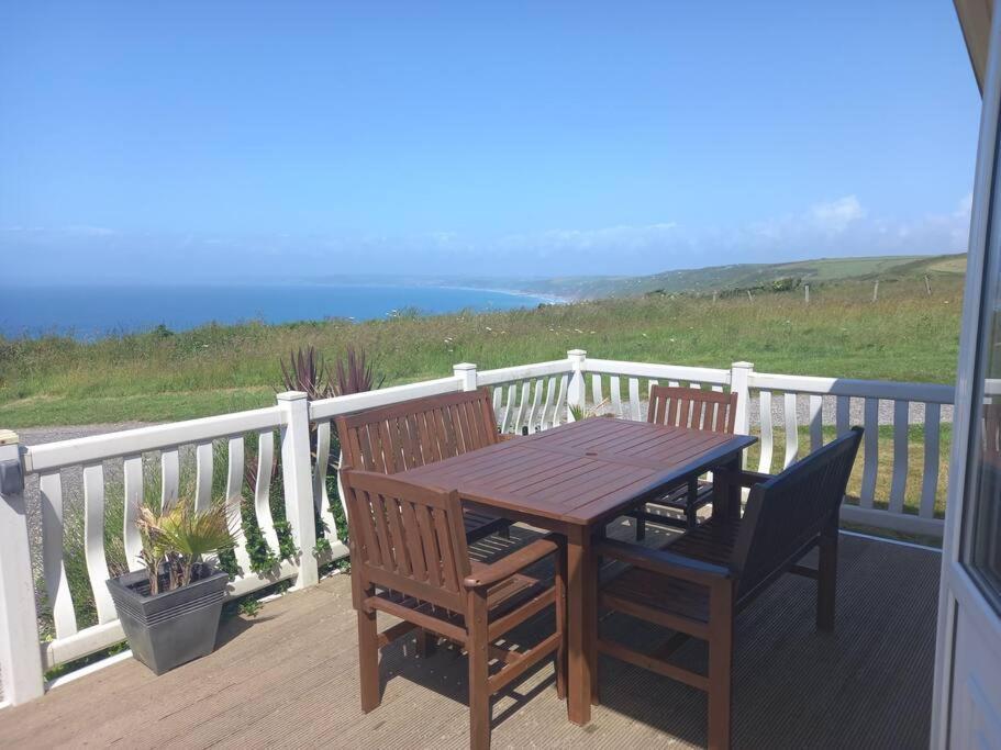 Bay View - Fantastic Views Of Whitsand Bay Torpoint Exterior foto